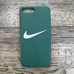 Hunter Green Case for iPhone 8 Plus.